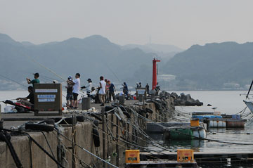 富浦港西防波堤灯台