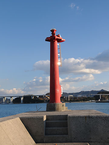 上浦港須鼻防波堤灯台