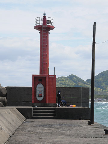 波津港第1防波堤灯台