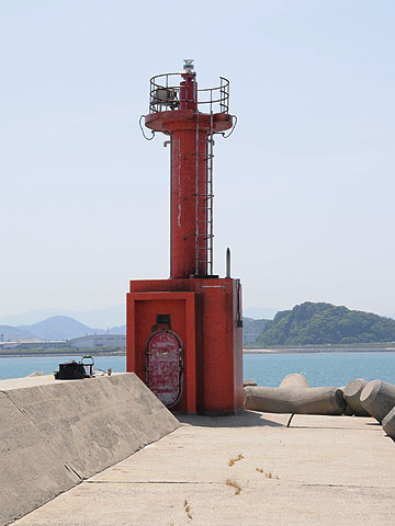 柄杓田港防波堤灯台