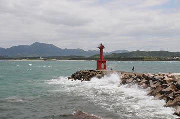 神湊港北防波堤灯台