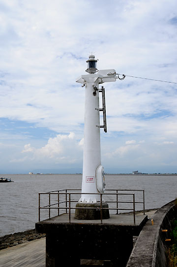 塩塚川口南灯台