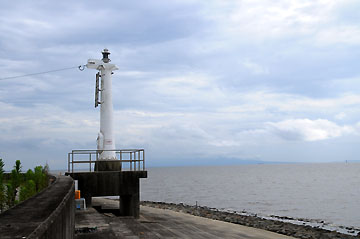 塩塚川口南灯台