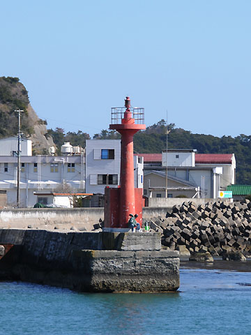 中之作港船だまり東防波堤灯台