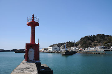 中之作港船だまり東防波堤灯台