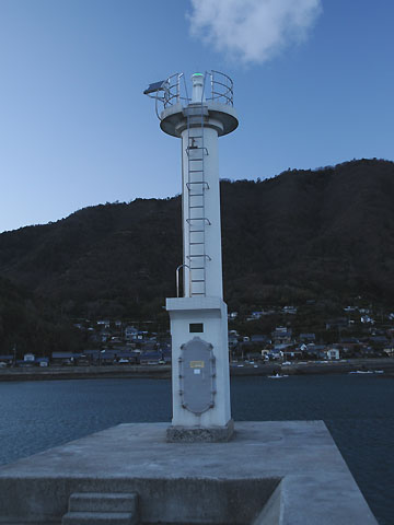 土生港向浜防波堤灯台