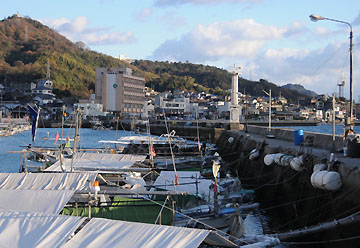 土生港島前防波堤灯台