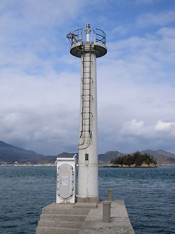 蒲刈港宮盛東防波堤灯台