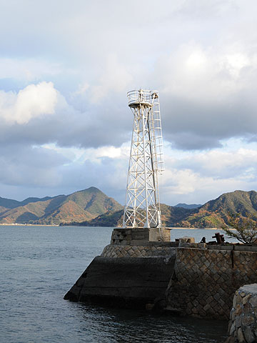 鮴崎港鮴崎防波堤灯台