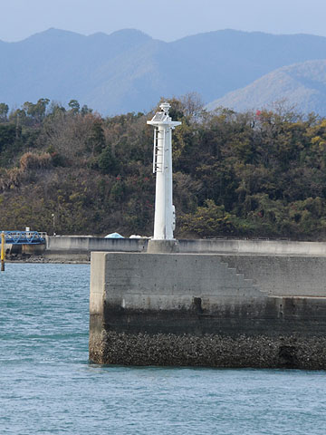 大西港一文字防波堤南灯台