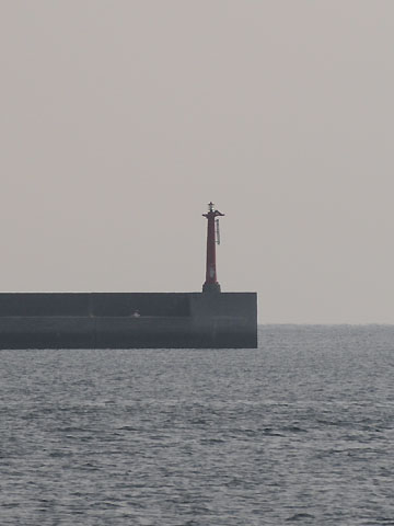 大竹港小方一文字防波堤南灯台