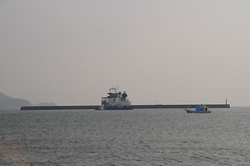 大竹港小方一文字防波堤南灯台