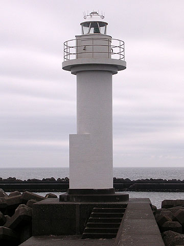 恵山泊港西防波堤灯台