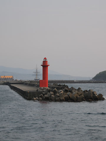 江差港西外防波堤灯台