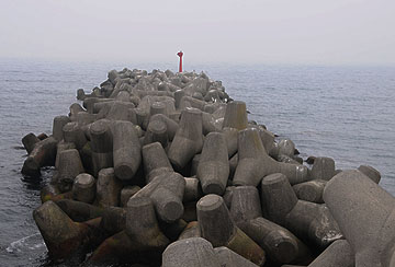 春立港南外防波堤灯台