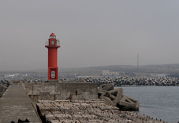 沓形港外防波堤灯台