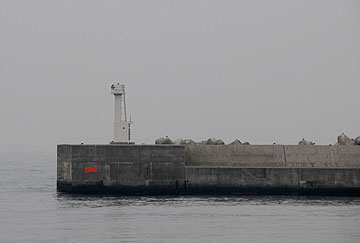 三石港外島防波堤灯台