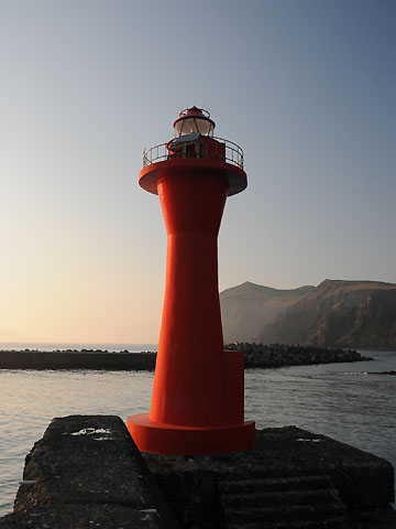 礼文西港元地西防波堤灯台