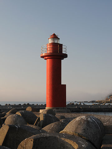 内路港東防波堤灯台