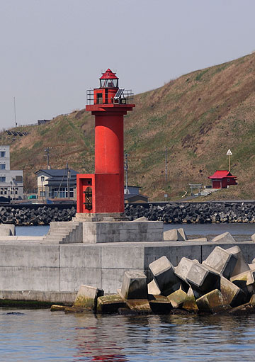 鴛泊港東外防波堤灯台