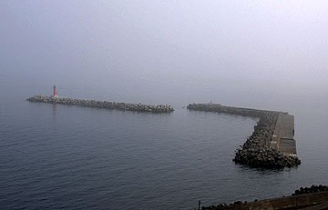 鴛泊港東外防波堤灯台