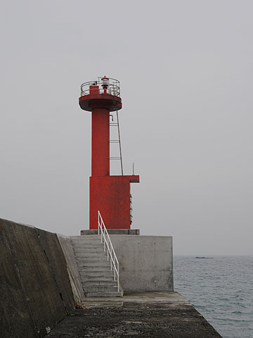 鵜苫港南防波堤灯台