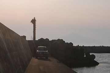 稚咲内港西防波堤灯台