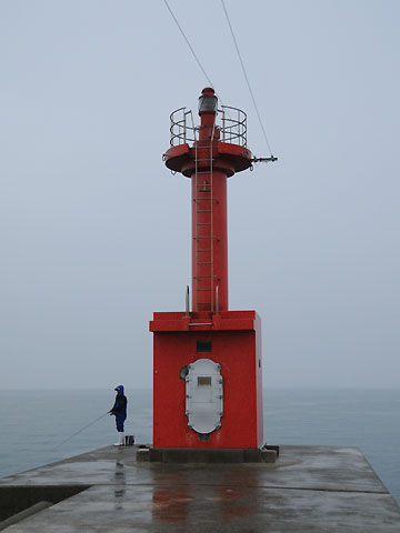 郡家港西防波堤灯台