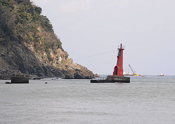 津居山港港口西導流堤灯台