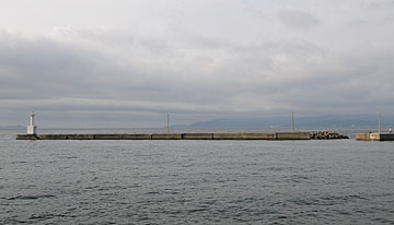 津名港志筑外南防波堤灯台