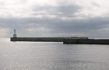 津名港塩田外防波堤北灯台