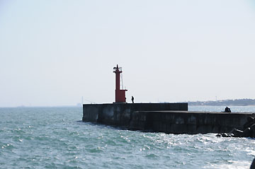会瀬港防波堤灯台