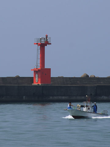 金沢港金石西防波堤灯台