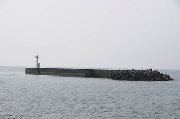 塩屋港北防波堤西灯台