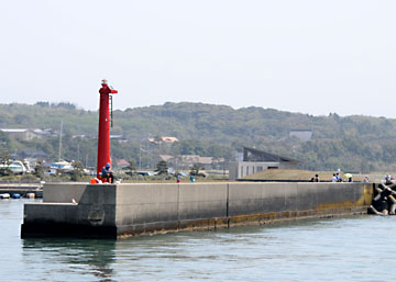 滝港第3防波堤灯台