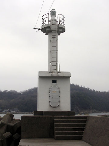 生里港四号防波堤灯台