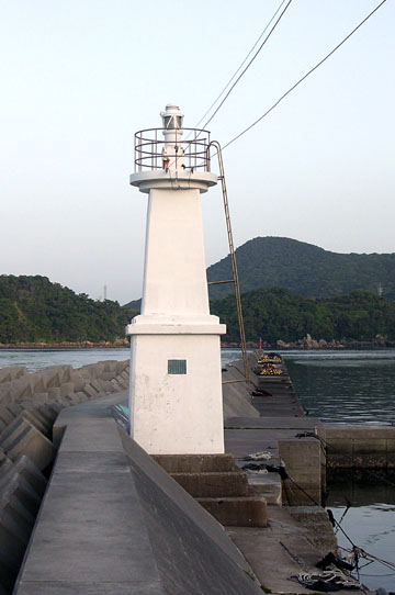 片浦港灯台