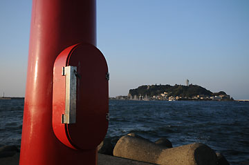 腰越港防波堤灯台