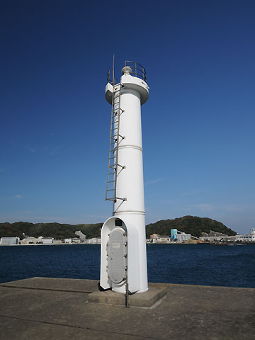 久里浜内防波堤灯台