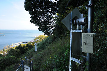 浦賀愛宕山導灯(後灯) 