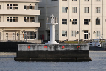横須賀港走水防波堤灯台
