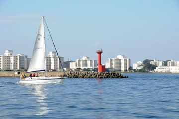 横須賀港西防波堤灯台