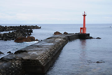 三津港北防波堤灯台