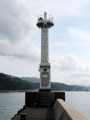 天草港上津浦北防波堤灯台