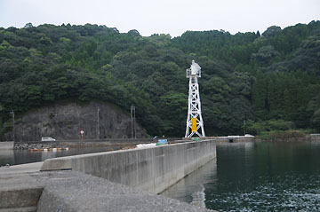天草港中田防波堤灯台