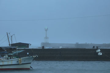 天草港棚底曙防波堤灯台