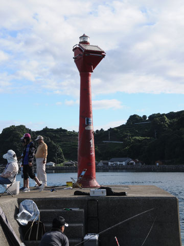 合串港平国2号防波堤灯台