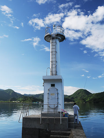 肥後大泊港防波堤灯台