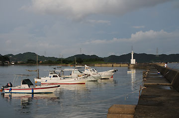 上天草港柳防波堤灯台