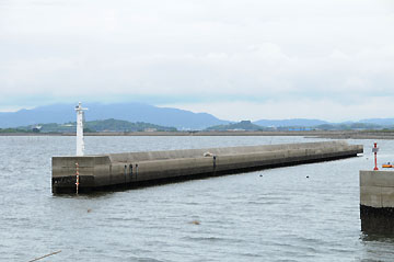 河内港船津離岸堤南灯台